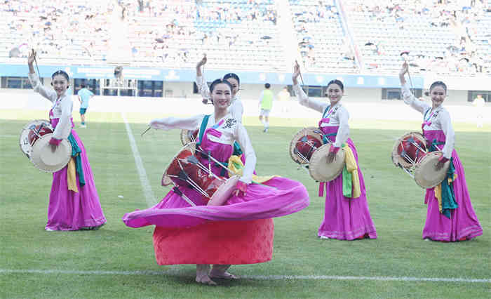 意态高远, 形神兼备, bI